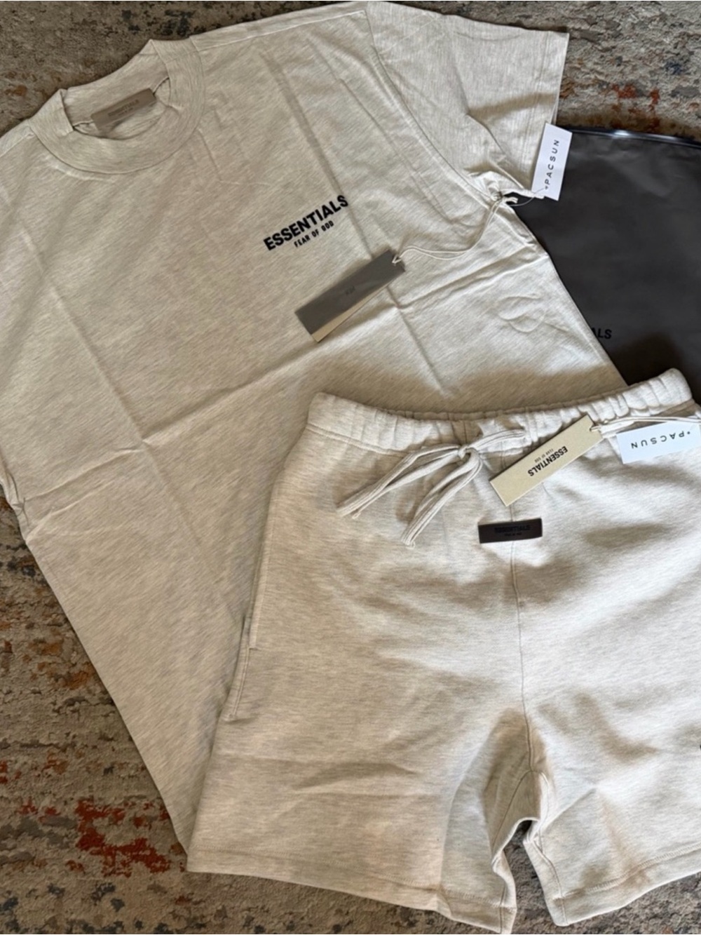 Essentials Light Oatmeal Tee & Shorts Set - Ligth oat set